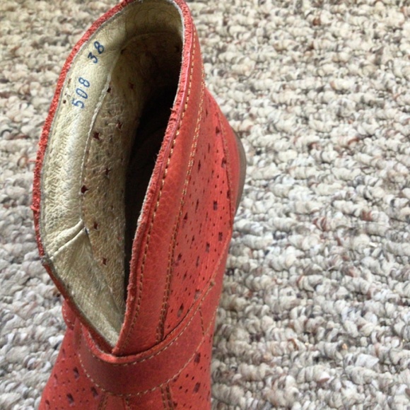 Red Leather Boots - Picture 5 of 8